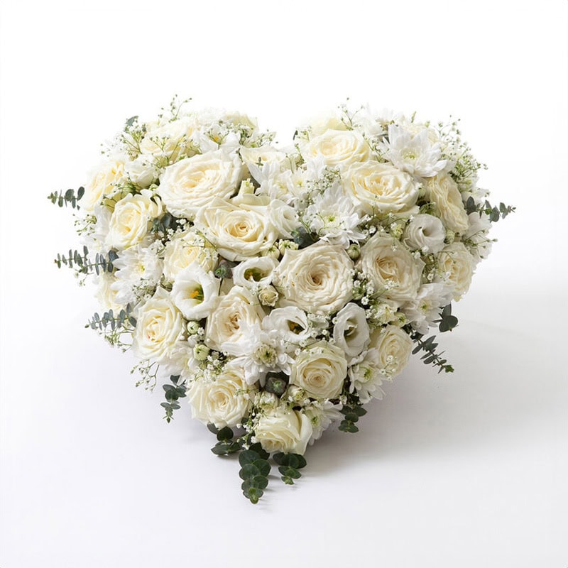 Hjerte hvit lite begravelse bisettelse blomster