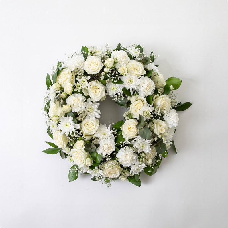 Krans hvit liten begravelse bisettelse blomster